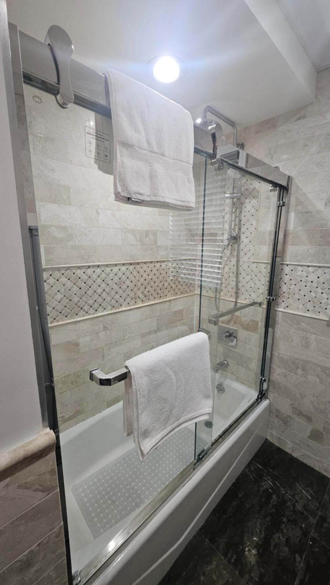 Luxury Hotel-Style Room In Queens, New York Esterno foto